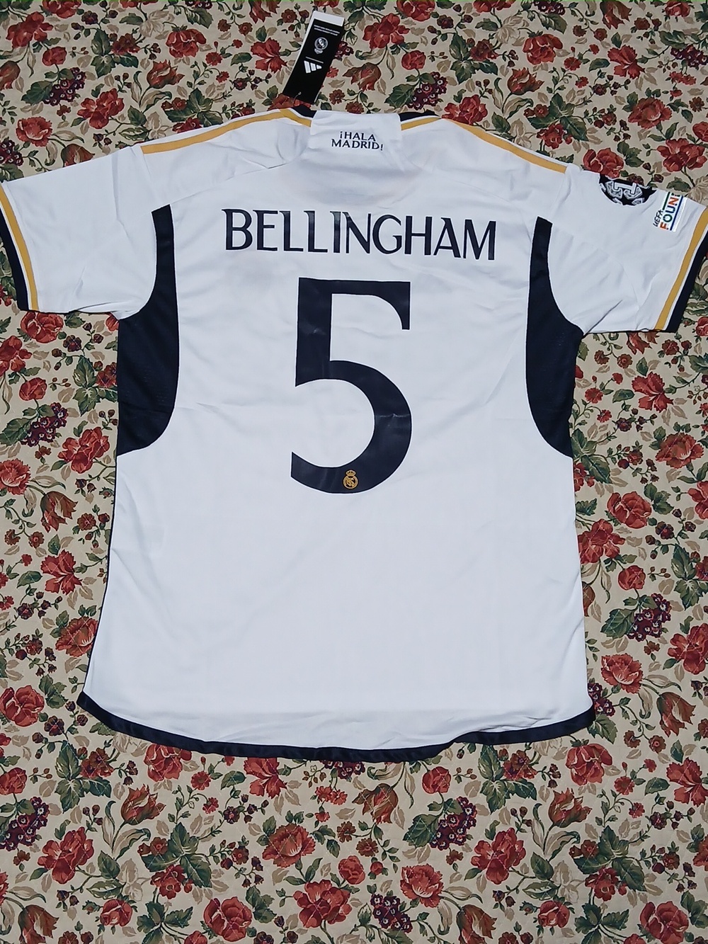 Real Madrid Home Jersey 23/24 BELLINGHAM #5 - Picture 4 of 6